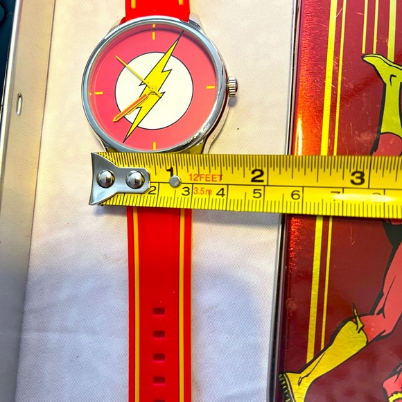 Authentic Eaglemoss DC Comic The Flash watch - Picture 4 of 6